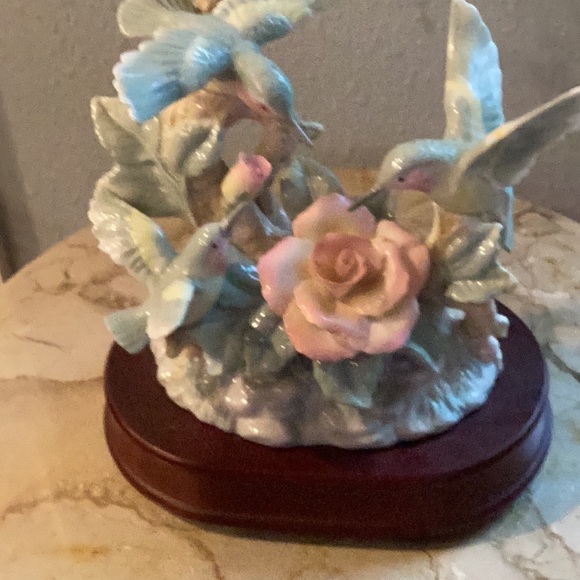 Porcelain birds and flower music box - Picture 2 of 5